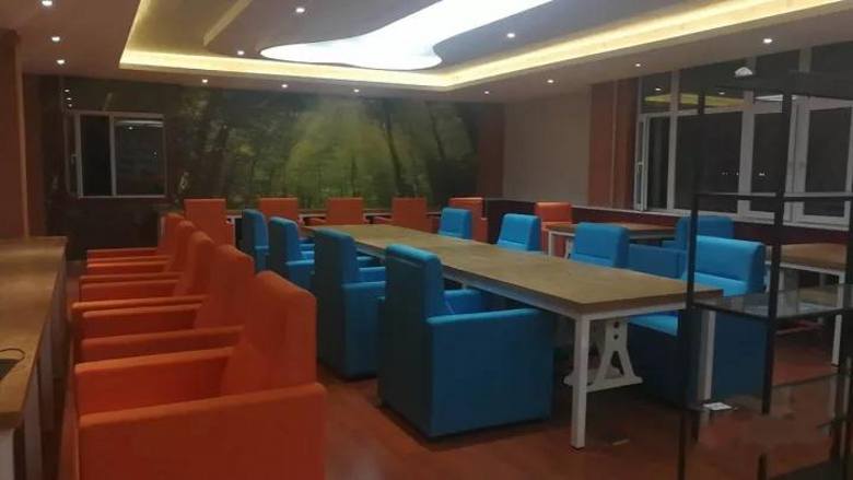 20191211/5df0eaa87653a.jpg 西安飯店桌子.jpg