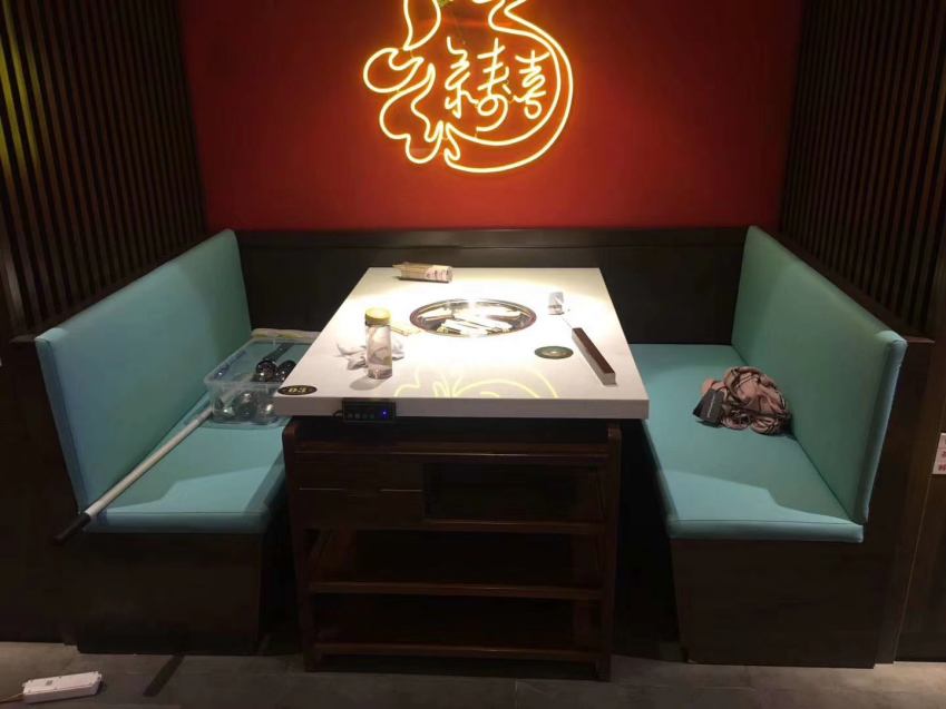 西安魚豆元卡座沙發(fā)和火鍋?zhàn)?jpg