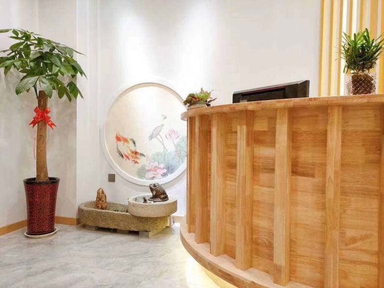 20200108/5e15d4476010c.jpg 西安幸福里民宿客棧大堂吧臺(tái).jpg