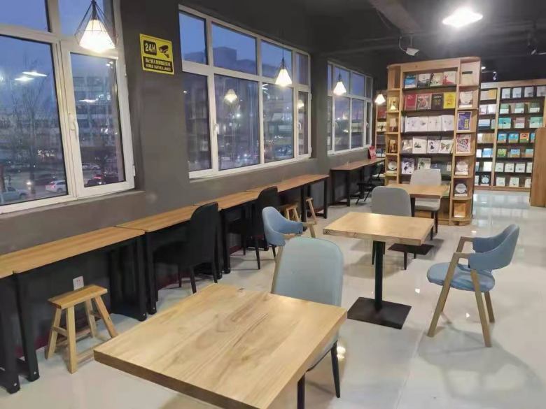 20220607/629eac730d812.jpg 渭南閱覽室桌椅安裝現(xiàn)場.jpg